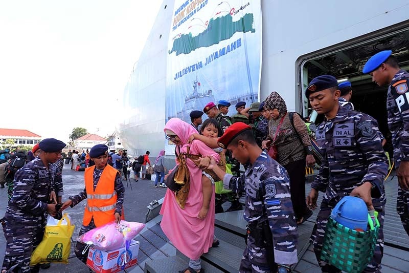 810 Pemudik Kembali dengan Kapal Perang TNI AL - Bagian 1