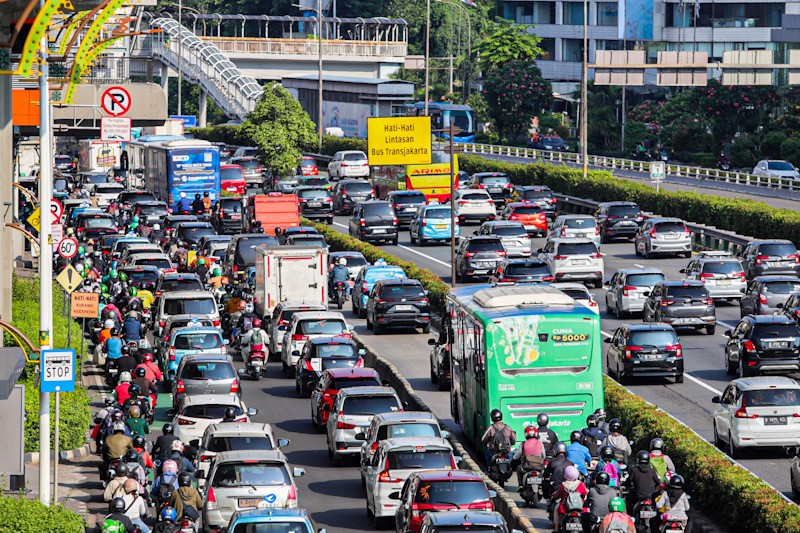 Pekerja Beraktivitas usai Libur Lebaran 2024, Jalanan Jakarta Kembali Macet - Bagian 5