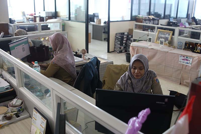 Ekspresi ASN DKI Jakarta Tidak Ada WFH pada Hari Pertama Kerja usai Libur Lebaran - Bagian 3