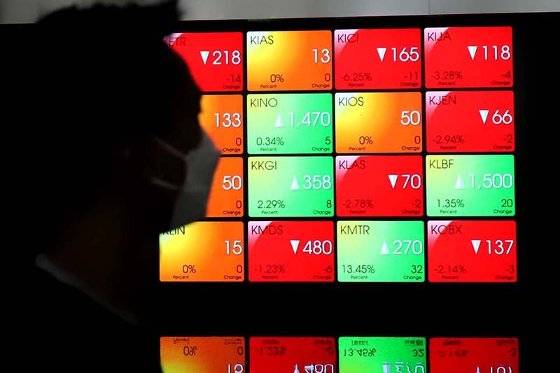 IHSG Ditutup Anjlok 1,68 Persen, Layar Saham Penuh Warna Merah - Bagian 2