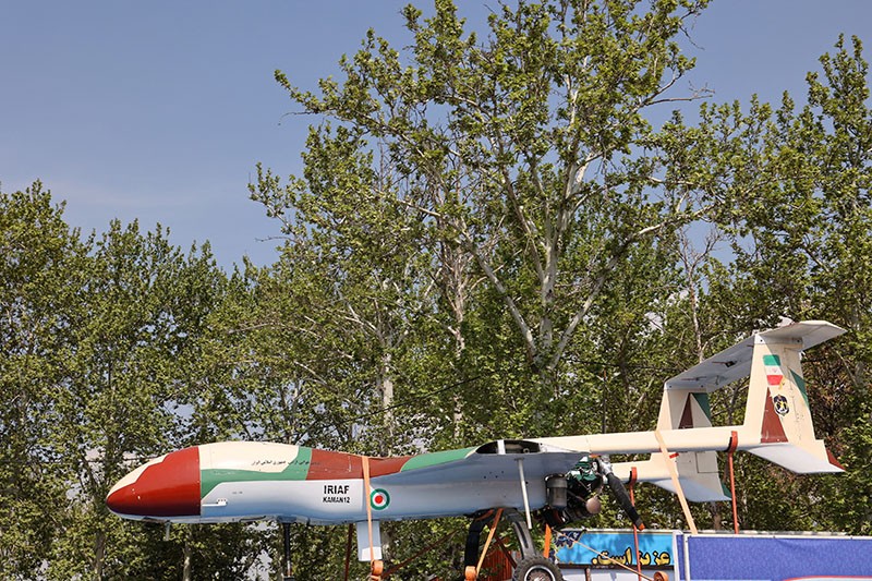 Hari Tentara Nasional Iran Pamer Rudal Balistik hingga Ragam Drone Jarak Jauh - Bagian 3