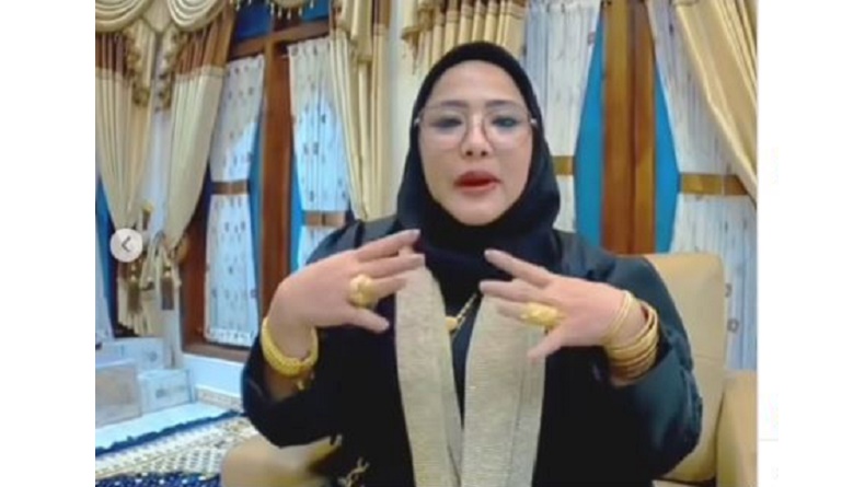 title Viral Sosok Risma TKW Madura, Kena Pajak Rp360 Juta gegara Bawa Pulang Emas 3 Kg dari Arab Viral Sosok Risma TKW Madura, Kena Pajak Rp360 Juta gegara Bawa Pulang Emas 3 Kg dari Arab