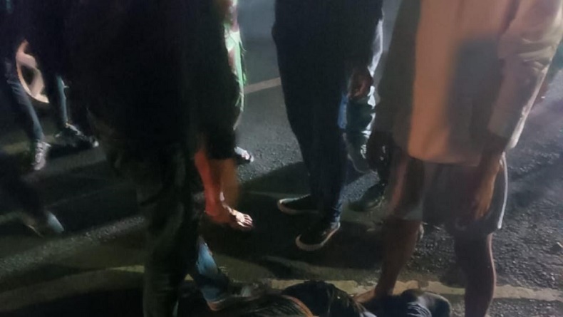 Viral Video Detik-Detik Mencekam 2 Ormas Bentrok Pakai Sajam di Dago Bandung