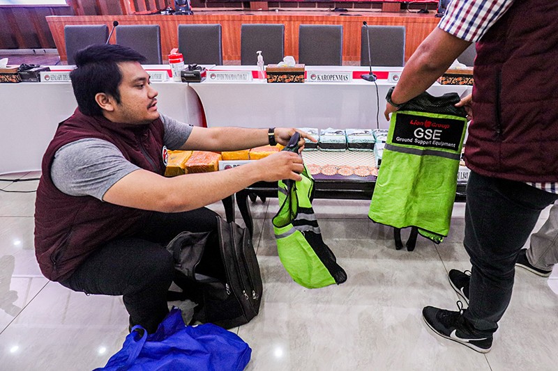 2 Pegawai Maskapai Swasta Terlibat Peredaran 24 Kg Sabu dan 1.841 Pil Ekstasi - Bagian 3