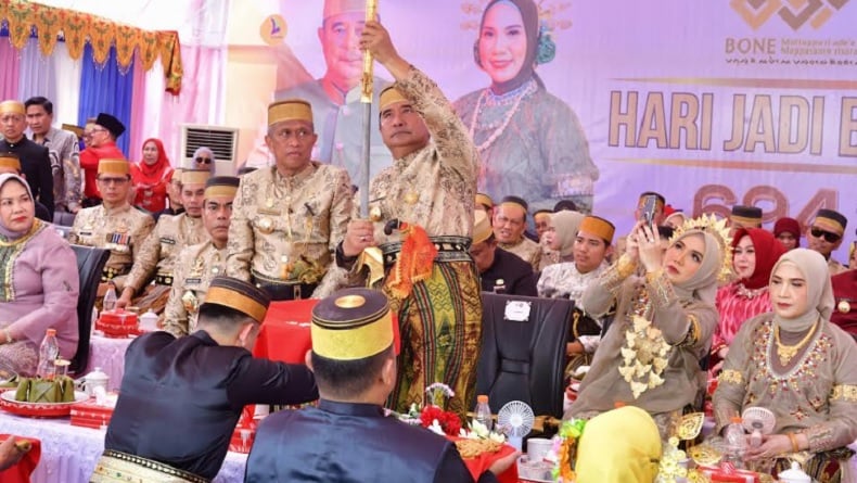 Mengenal Mattompang Arajang, Ritual Sakral Sucikan Benda Pusaka Kerajaan Bone