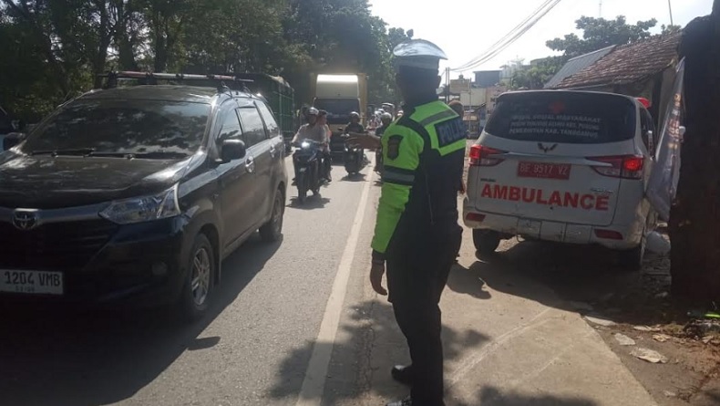Motor dan Ambulans Bawa Pasien Kecelakaan di Pringsewu