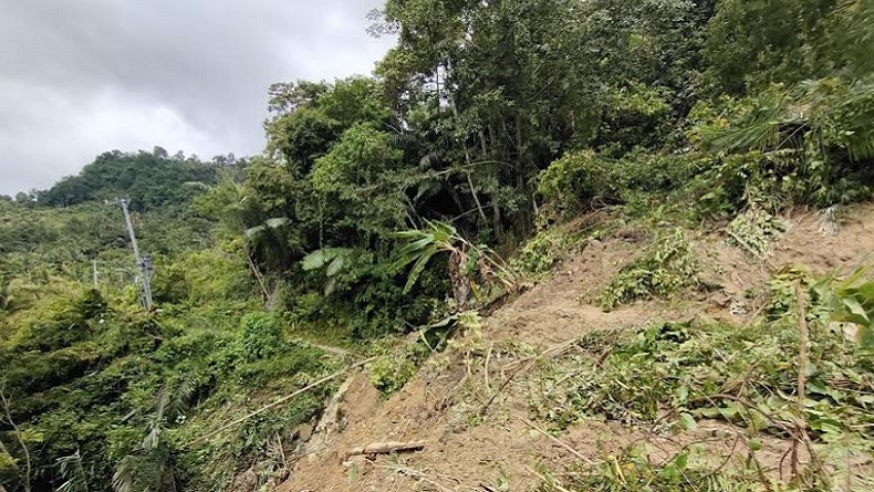 Longsor Tutup Akses Jalan Desa di Kolaka Utara, 1.000 Warga Lebih Terisolasi