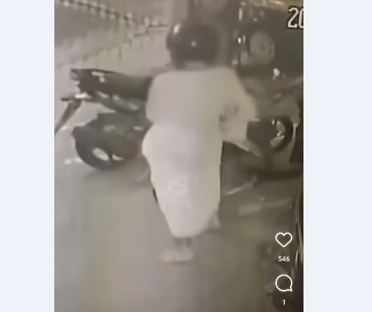 Viral Video Pria Pakai Daster Curi Motor Matik di Parkiran Hotel Semarang