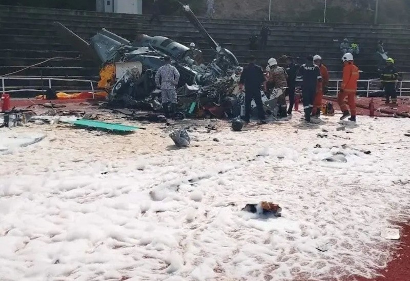 Penampakan Puing-Puing 2 Helikopter Tabrakan saat Latihan Manuver di Malaysia - Bagian 2