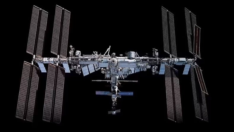 NASA Temukan Mutasi Bakteri Baru di Luar Angkasa, Bisa Membahayakan Kesehatan Astronot NASA Temukan Mutasi Bakteri Baru di Luar Angkasa, Bisa Membahayakan Kesehatan Astronot