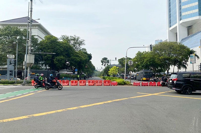 Jelang Penetapan Presiden dan Wakil Presiden Terpilih, TNI-Polri Perketat Penjagaan KPU - Bagian 2