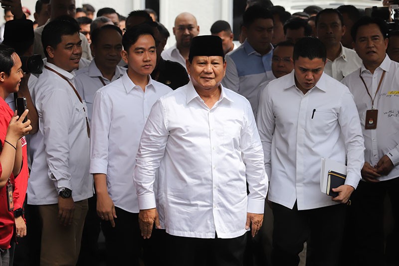Momen Prabowo-Gibran Hadiri Penetapan Presiden dan Wakil Presiden Terpilih - Bagian 3