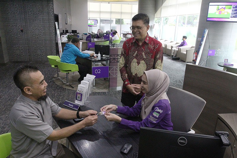 Kartu Debit Contactless Bank Muamalat Mudahkan Jemaah Haji Transaksi - Bagian 1