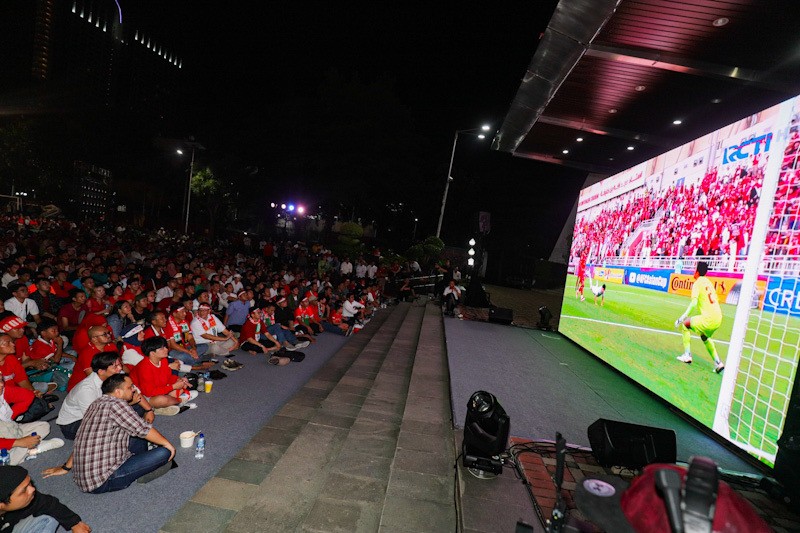 Suasana Tegang Nobar Timnas Indonesia vs Uzbekistan U-23 di Halaman Kemenpora RI - Bagian 2