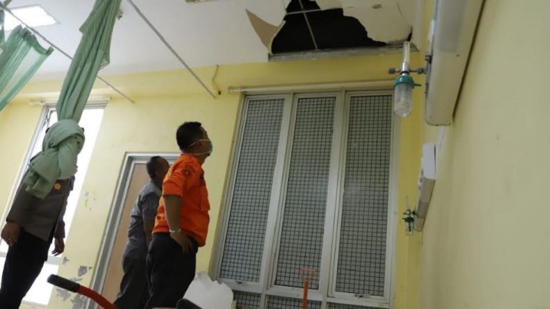 title BPBD Jabar: Gempa Garut M6,5 Rusak 154 Rumah Warga, 8 Orang Terluka BPBD Jabar: Gempa Garut M6,5 Rusak 154 Rumah Warga, 8 Orang Terluka