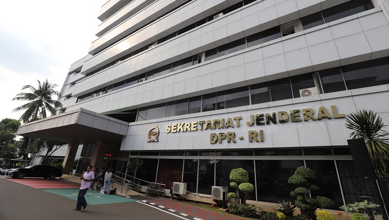 KPK Geledah Kantor Setjen DPR, Sasar Seluruh Ruangan