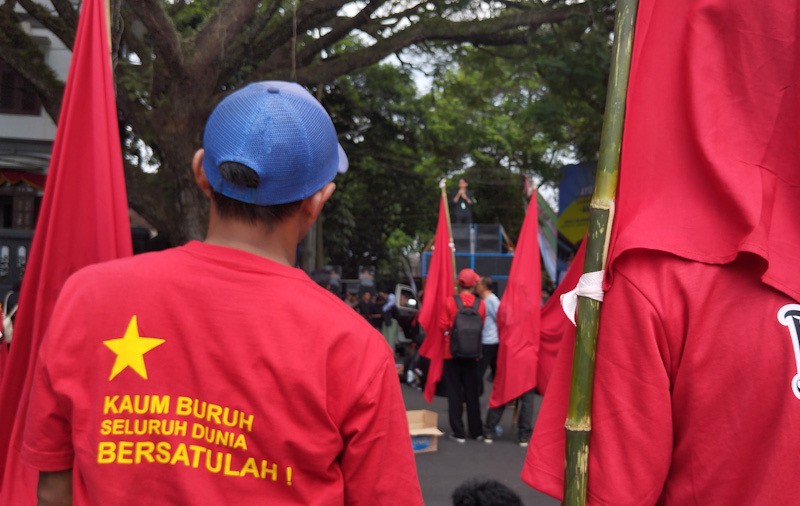Ribuan Pekerja dan Mahasiswa Peringati Hari Buruh di Kota Malang - Bagian 4