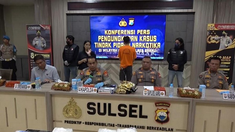 title Polisi Gagalkan Sabu 30 Kg Masuk Sulsel dari Kalimantan, 1 Warga Makassar Ditangkap Polisi Gagalkan Sabu 30 Kg Masuk Sulsel dari Kalimantan, 1 Warga Makassar Ditangkap