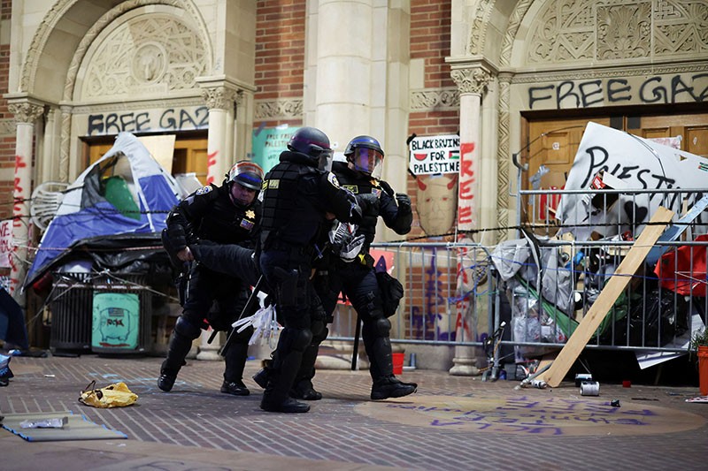 Puluhan Mahasiswa UCLA Pro-Palestina Ditangkap Polisi AS - Bagian 2