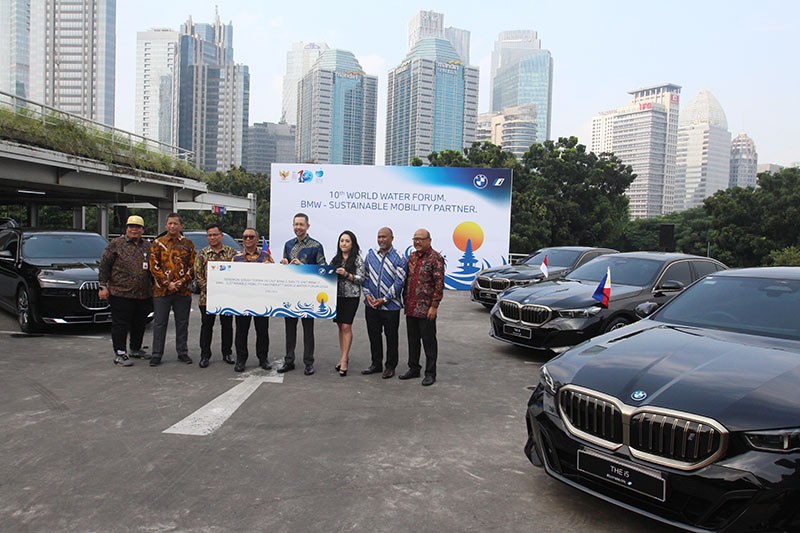 Puluhan Mobil BMW i5 Diserahkan untuk Acara Kenegaraan World Water Forum 2024  - Bagian 2
