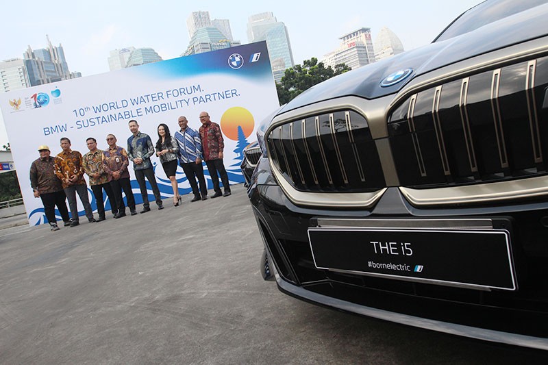 Puluhan Mobil BMW i5 Diserahkan untuk Acara Kenegaraan World Water Forum 2024  - Bagian 3