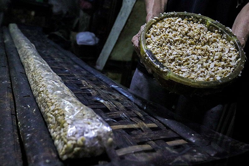 Perajin Tempe Rumahan Mengeluh Harga Kedelai Impor Terus Naik - Bagian 3