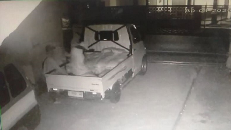 Viral Maling Terekam CCTV Curi 1 Ton Beras di Bandung Barat, Penjaga Tertidur usai Nobar