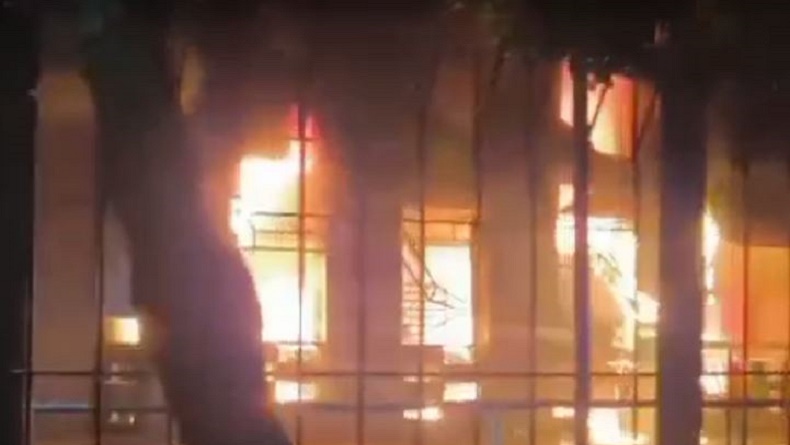 Kebakaran Toko Roti di Mal Rabinza Lebak, Warga Panik Berhamburan