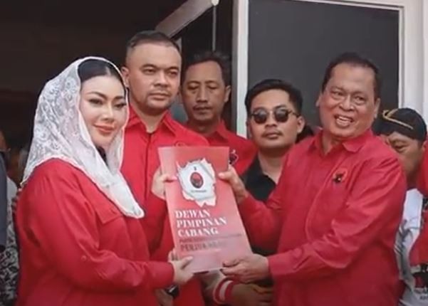 Pilkada 2024, Paramitha Widya Kusuma Daftar Bakal Calon Bupati Brebes lewat PDIP
