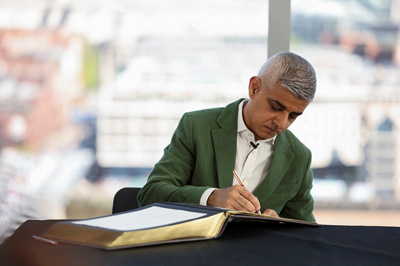 Potret Sadiq Khan Resmi Jabat Wali Kota London untuk Ketiga Kalinya - Bagian 1