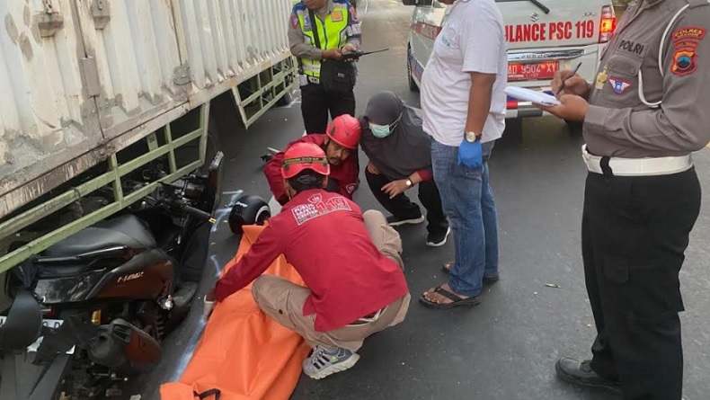 Hantam Truk Parkir di Bahu Jalan Sragen, Pengendara Motor Tewas