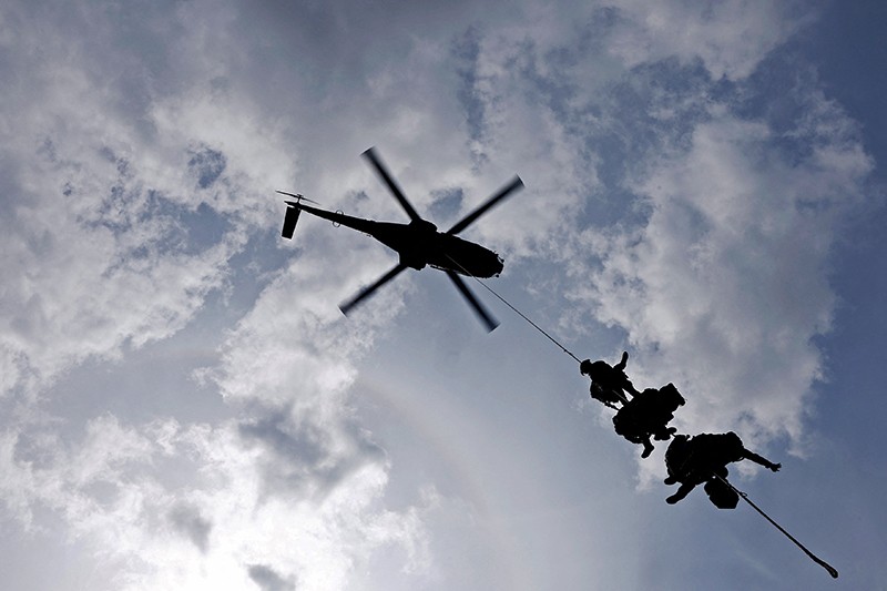 Serangan Kilat Pasukan Elite Prancis GIGN Lumpuhkan Teroris - Bagian 2