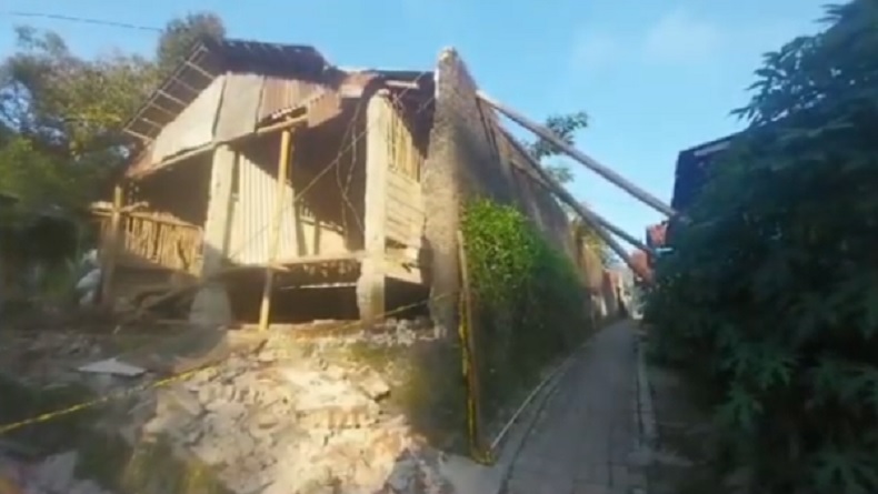 title Bocah Tewas Korban Tertimpa Tembok Roboh di Purwokerto Bertambah Jadi 2 Orang Bocah Tewas Korban Tertimpa Tembok Roboh di Purwokerto Bertambah Jadi 2 Orang