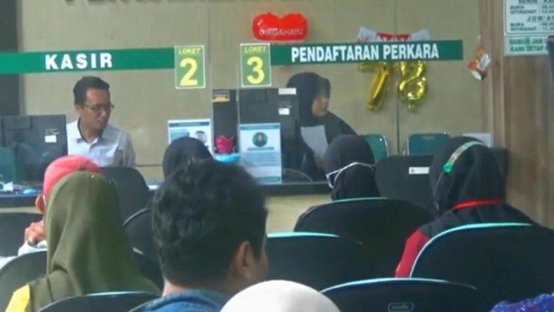 Ratusan Istri di Bojonegoro Ramai-Ramai Gugat Cerai Suami karena Kecanduan Judi Online