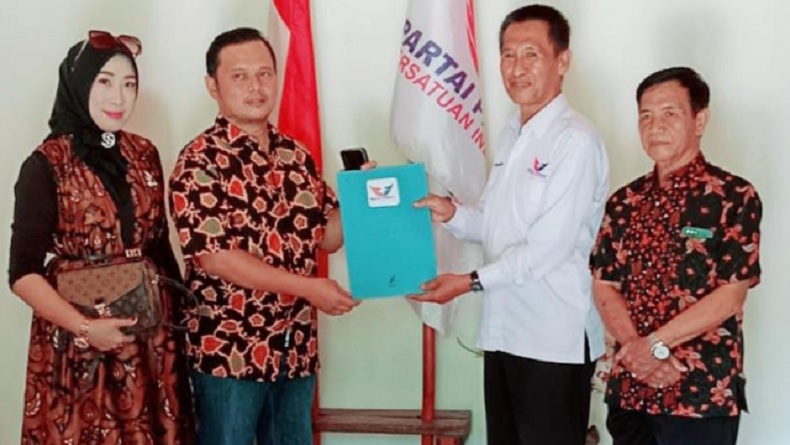 title Arief Rudiharto Datangi 6 Parpol Ambil Formulir Pendaftaran Calon Wakil Bupati Lahat Arief Rudiharto Datangi 6 Parpol Ambil Formulir Pendaftaran Calon Wakil Bupati Lahat