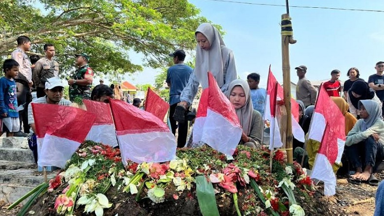 Pilu, Pemakaman Anisa Gadis Indramayu Ditemukan Tewas dalam Lemari Kamar Kos