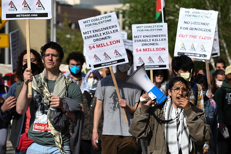 Mahasiswa MIT AS Pro-Palestina Menuntut Investasi ke Israel Dicabut - Bagian 1