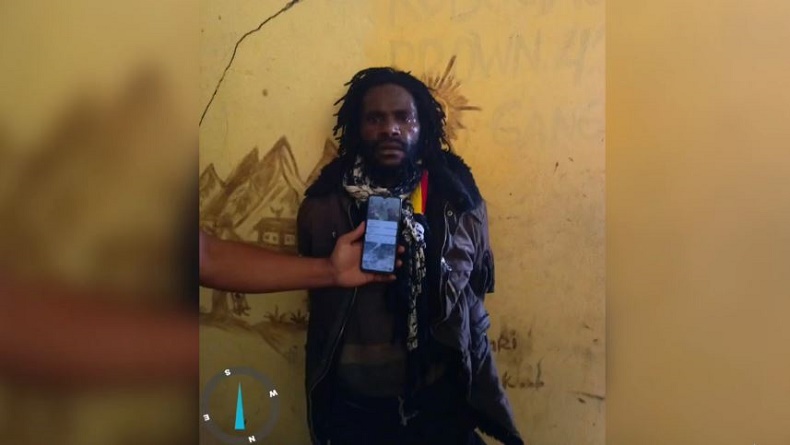 Tampang Pembunuh Danramil Aradide, Garang Pegang Senjata Ketakutan saat Ditangkap