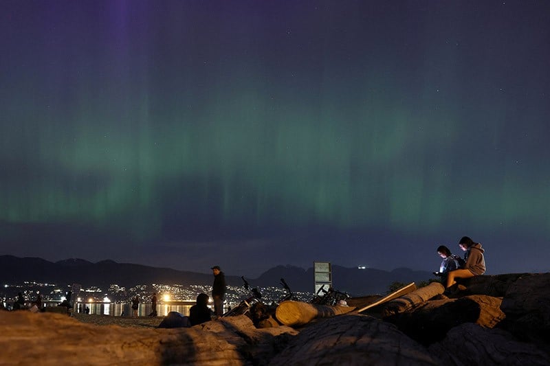 Melihat Indahnya Aurora Borealis di Langit Kanada dan Rusia - Bagian 5