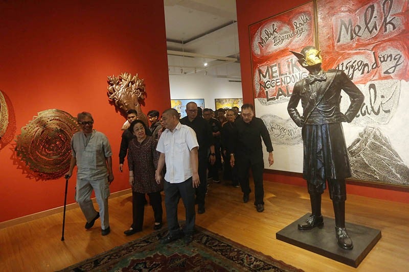 Megawati Soekarnoputri Tinjau Pameran Seni Karya Butet Kartaredjasa - Bagian 2