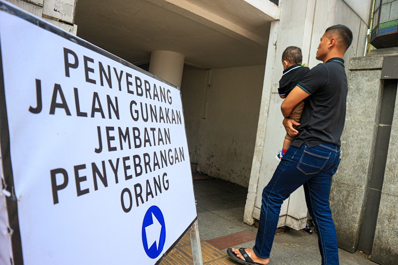 Asyik, JPO Jalan Asia Afrika Bandung Kembali Dibuka - Bagian 4