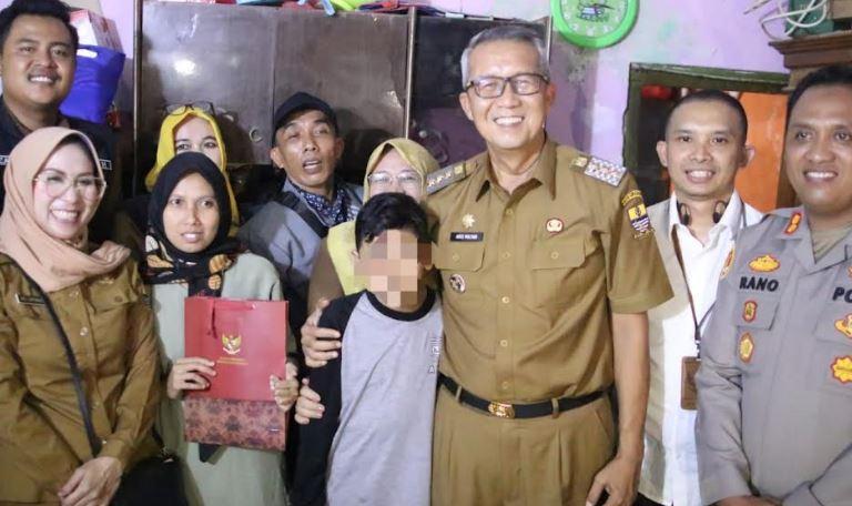 Presiden Jokowi Kirim Utusan Bantu Anak SD di Cirebon Depresi gegara HP Dijual