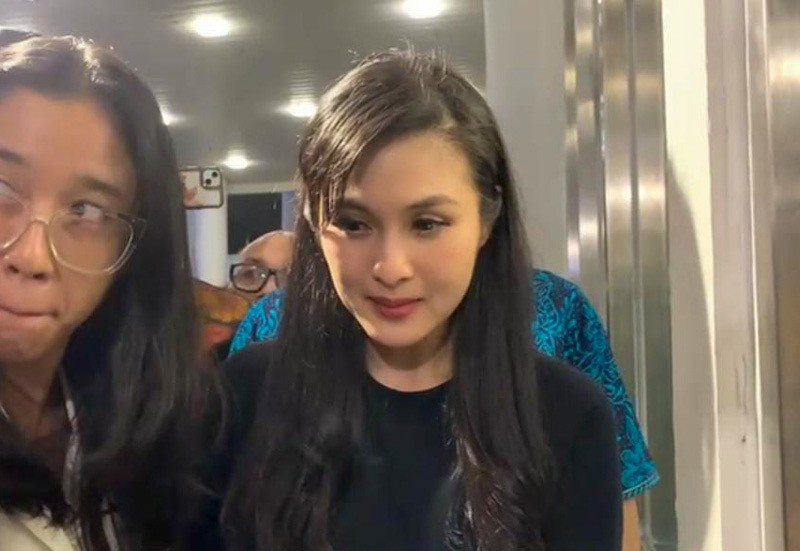 Ekspresi Sandra Dewi Diperiksa 10 Jam soal Kasus Korupsi Timah - Bagian 2