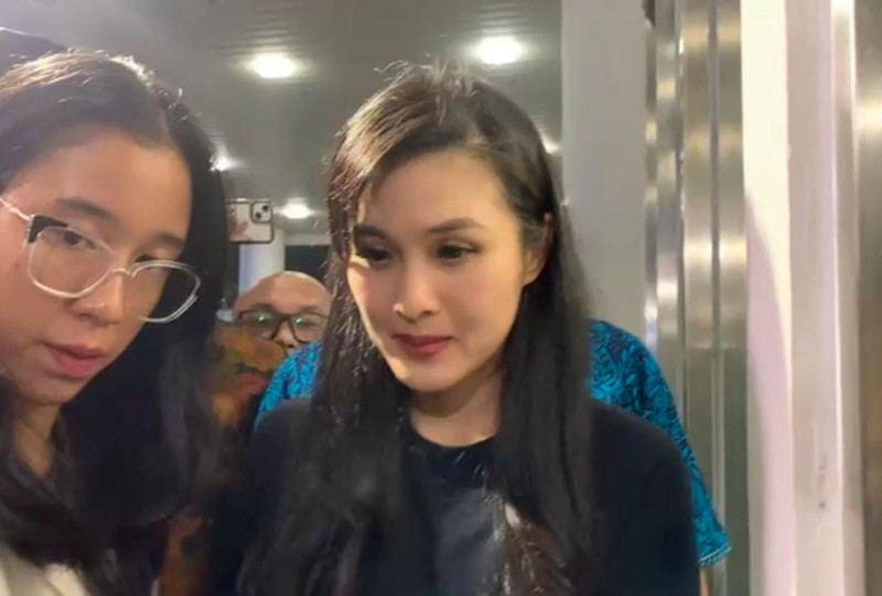 Ekspresi Sandra Dewi Diperiksa 10 Jam soal Kasus Korupsi Timah - Bagian 3