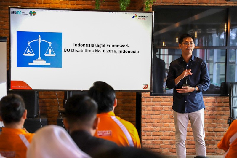 Pelatihan Bahasa Isyarat Indonesia bagi Pekerja SPBU Pertamina - Bagian 3