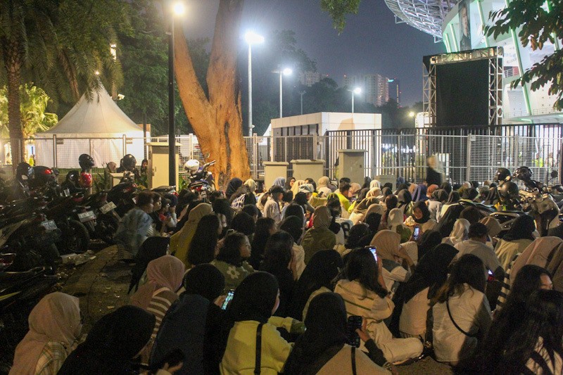 Tidak Punya Tiket, NCTzen Rela Dengar Konser NCT Dream dari Luar Stadion GBK - Bagian 3