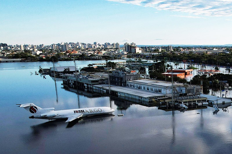 Dampak Banjir Besar Terjang Brasil hingga Pesawat Terendam Air - Bagian 2