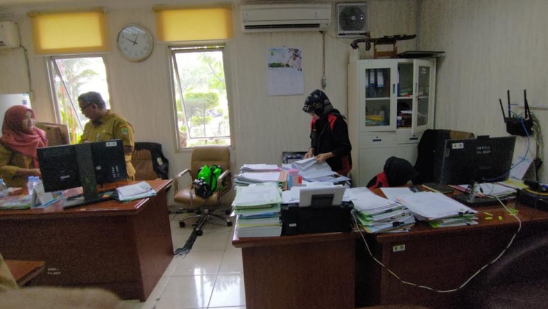 Kejati Jabar Geledah Kantor Pemkab Karawang, Ruangan Sekda hingga BPKAD