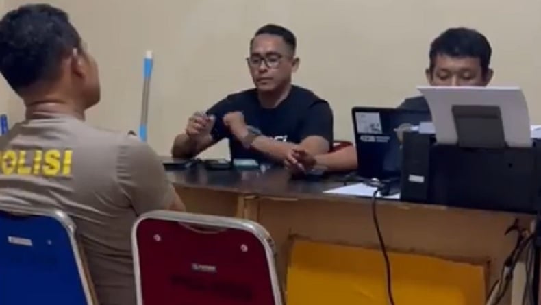 title Oknum Polisi di Kayong Utara Dilaporkan Kasus Pelecehan ART dan Anak Angkat Oknum Polisi di Kayong Utara Dilaporkan Kasus Pelecehan ART dan Anak Angkat