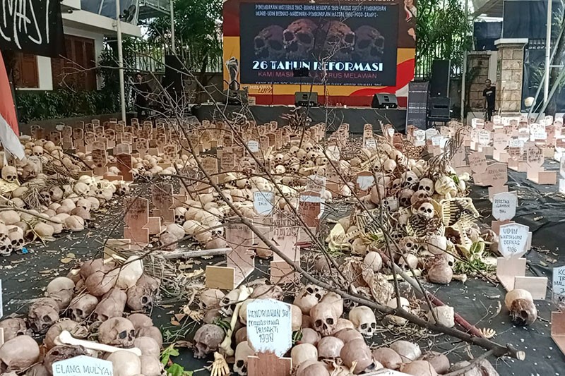 Penampakan Ribuan Tengkorak pada Peringatan 26 Tahun Reformasi - Bagian 1